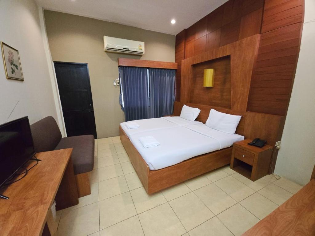 Rajata Hotel Бангкок Екстер'єр фото