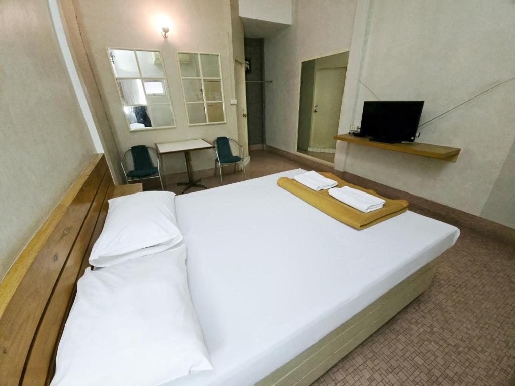 Rajata Hotel Бангкок Екстер'єр фото