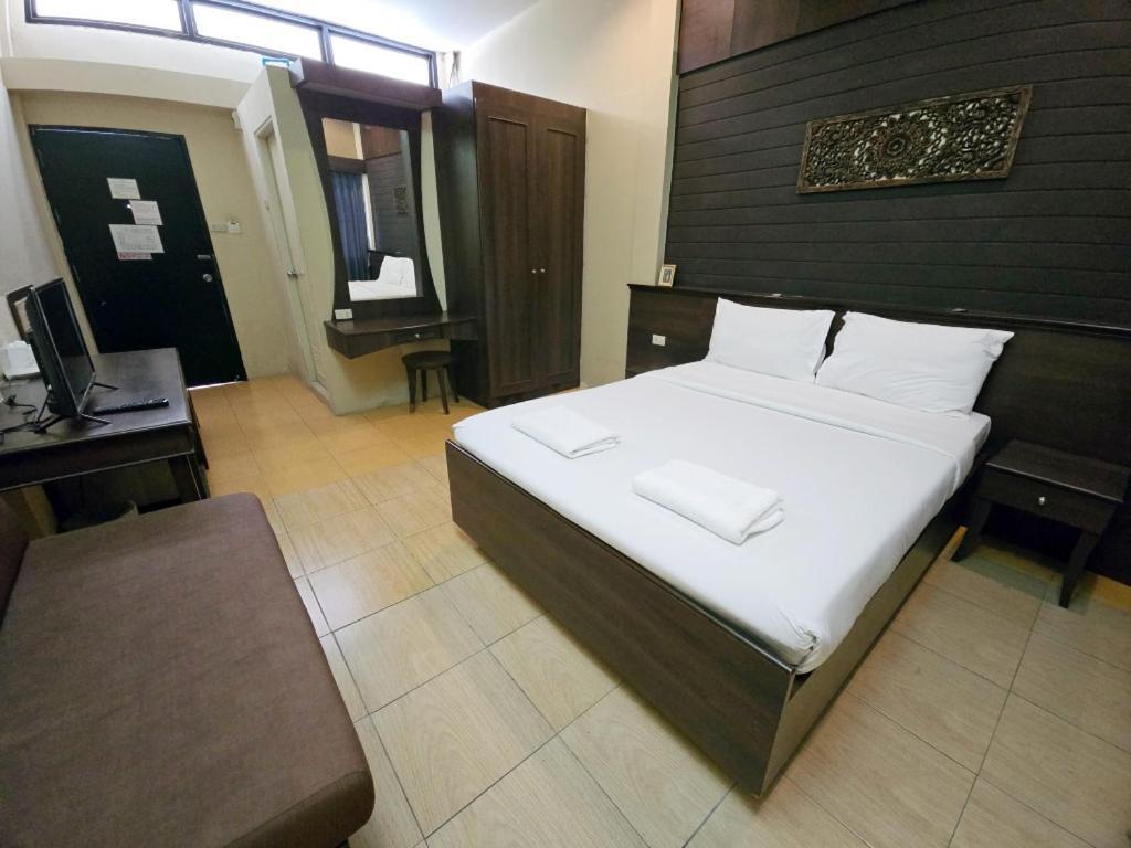 Rajata Hotel Бангкок Екстер'єр фото